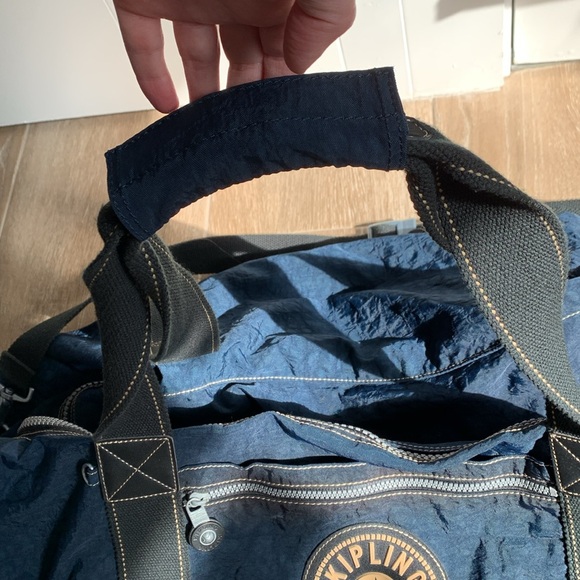 Kipling Duffle Bag Adjustable Removable Strap w/ Dual Carry Handles Zip Pockets - Picture 2 of 6